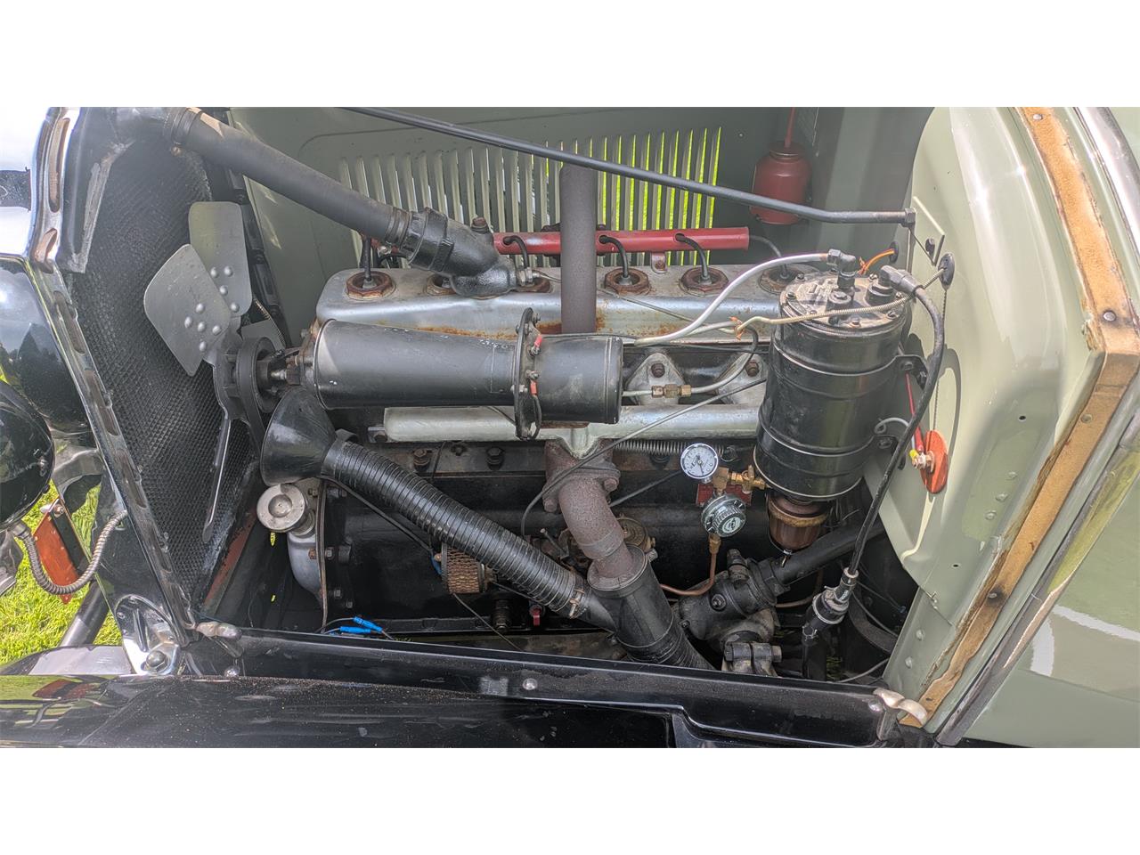 Willys-Knight-1928-Two-Tone-green-with-Sandstone-–-taupe-8