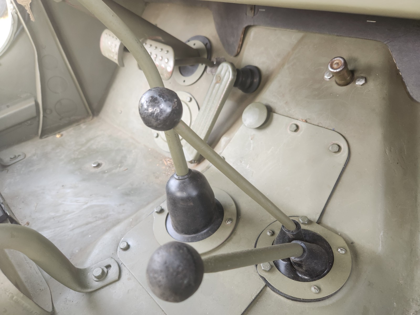 Willys-November-1941-Slat-Grill-Jeep-Fully-Restored-Original-Parts-1941-13
