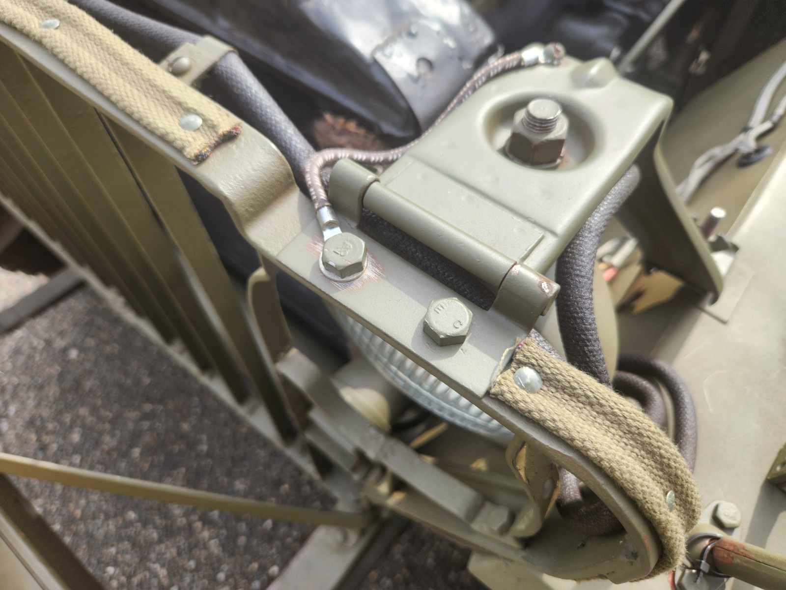 Willys-November-1941-Slat-Grill-Jeep-Fully-Restored-Original-Parts-1941-24