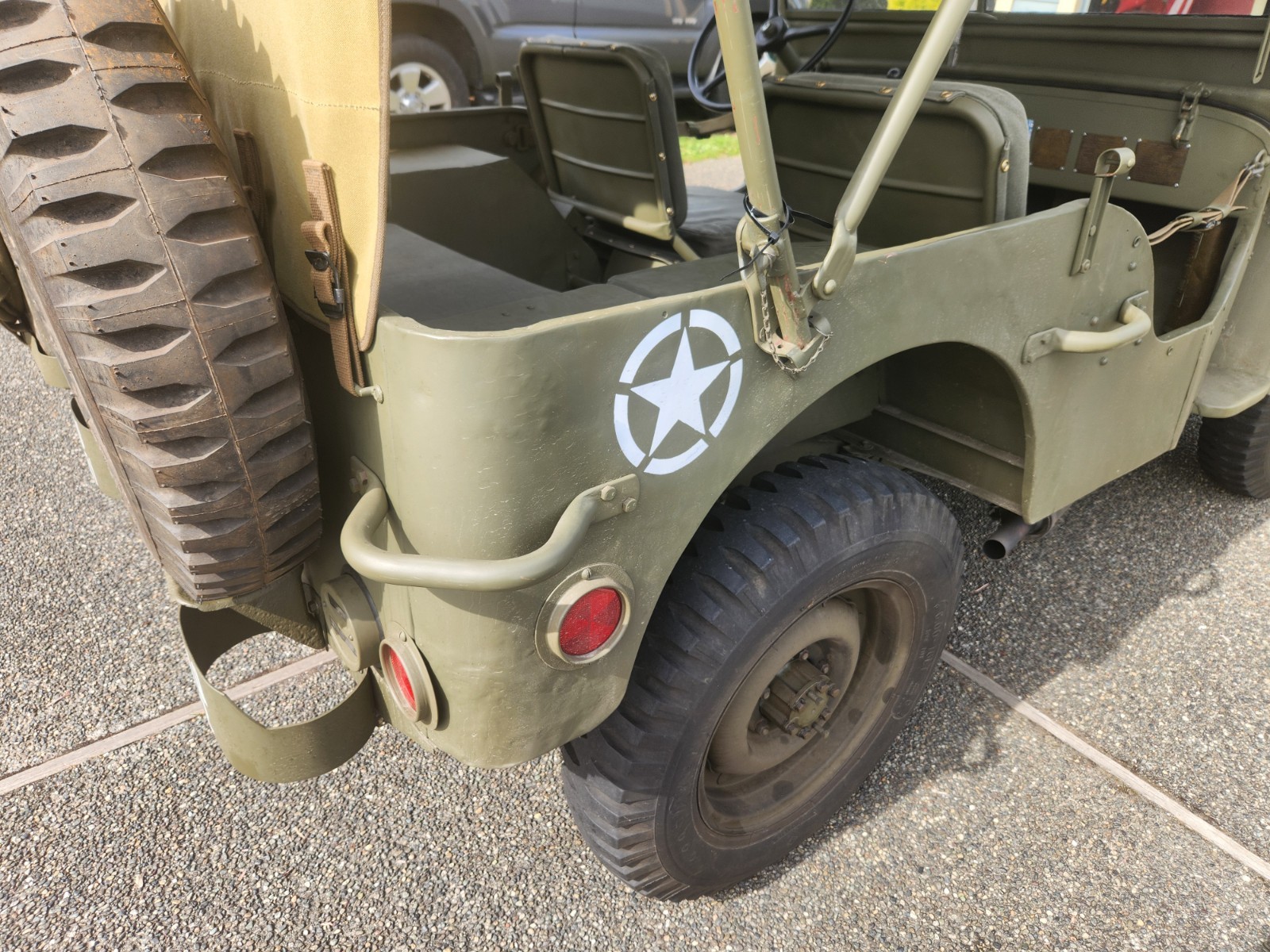 Willys-November-1941-Slat-Grill-Jeep-Fully-Restored-Original-Parts-1941-9