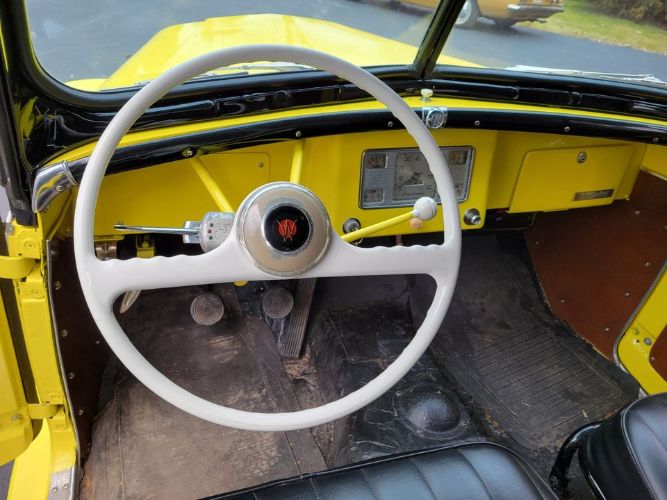 Willys-Overland-1948-Yellow-Black-12