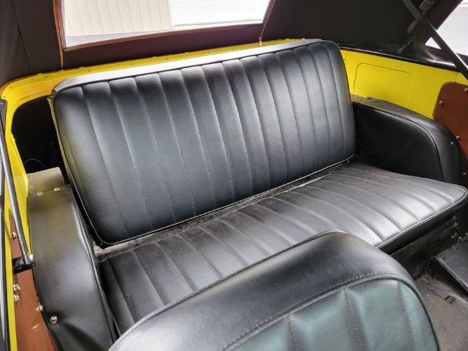 Willys-Overland-1948-Yellow-Black-7