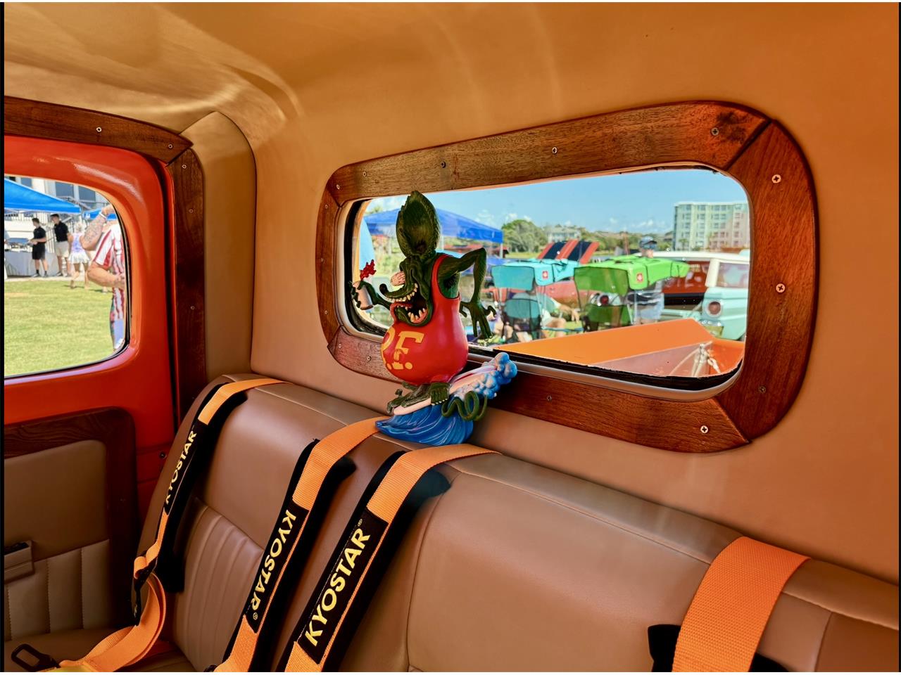 Willys-Pickup-1941-Tangelo-Pearl-Tan-12