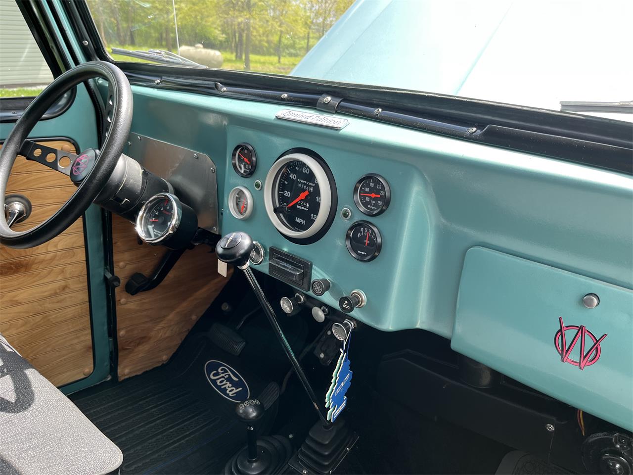 Willys-Pickup-1963-Light-Green-BlackGreen-wood-15