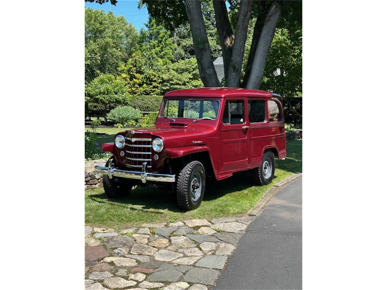 Willys-Wagoneer-1951-Burgundy-Tan-1