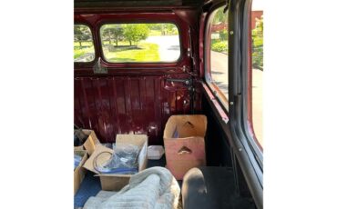 Willys-Wagoneer-1951-Burgundy-Tan-11