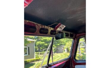 Willys-Wagoneer-1951-Burgundy-Tan-13