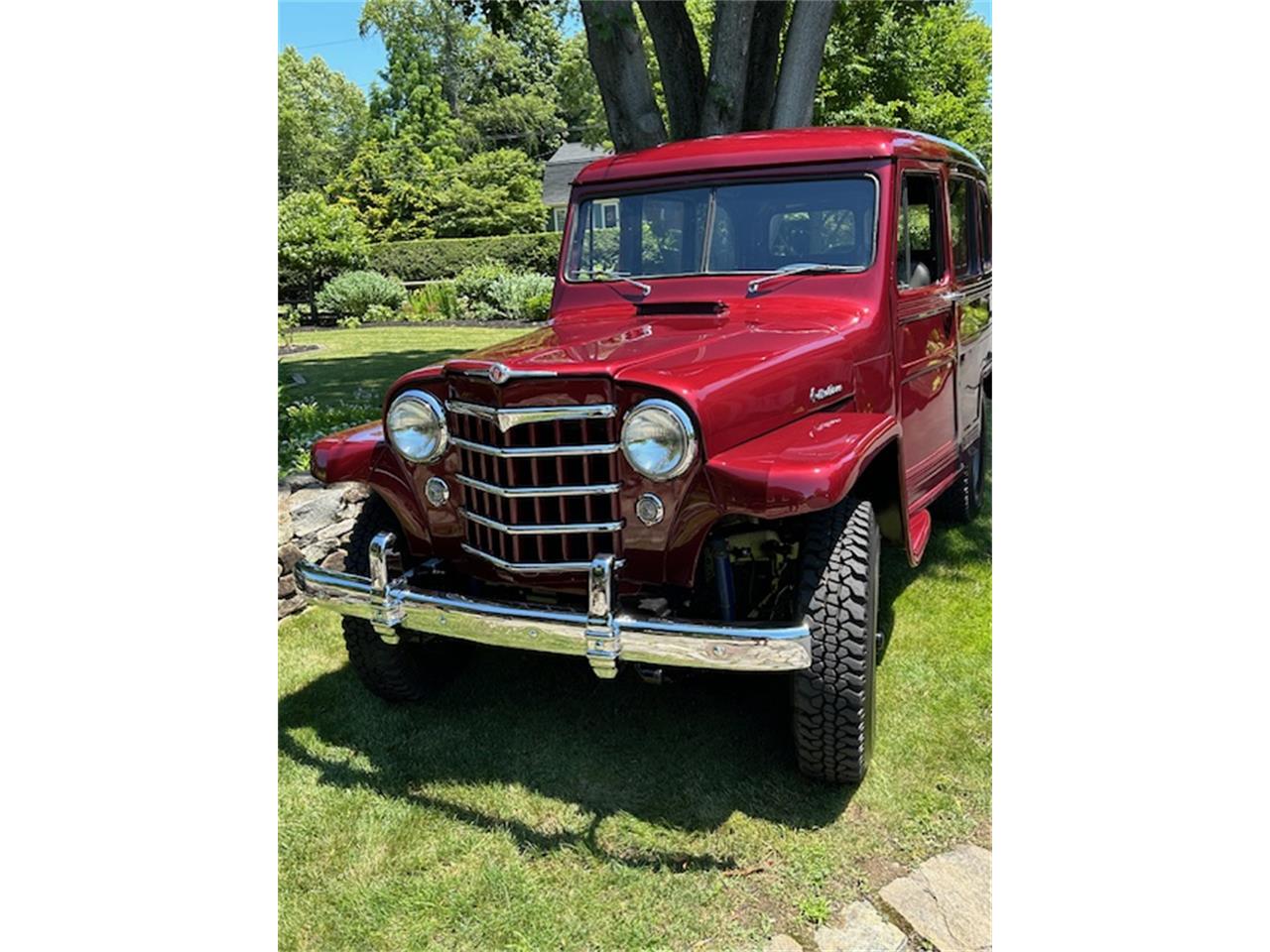 Willys-Wagoneer-1951-Burgundy-Tan-2