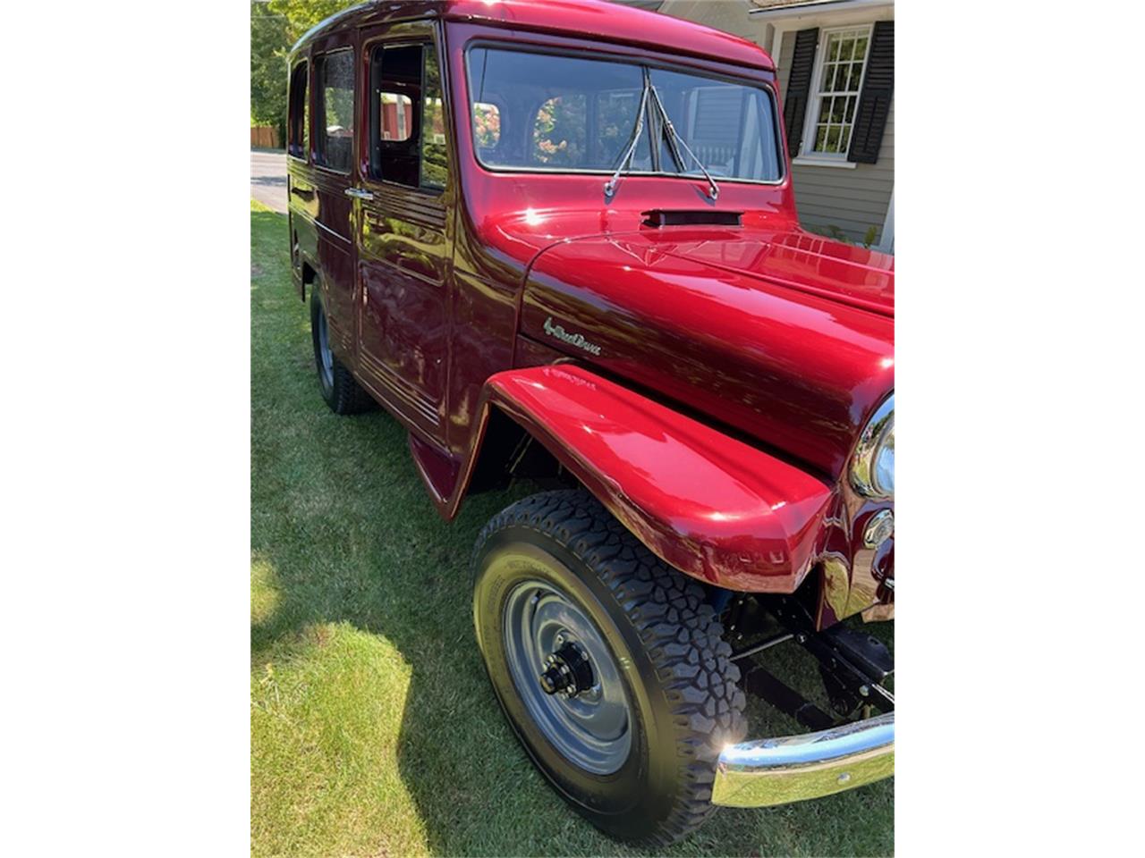 Willys-Wagoneer-1951-Burgundy-Tan-4