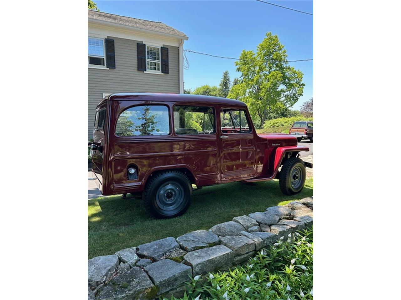 Willys-Wagoneer-1951-Burgundy-Tan-5