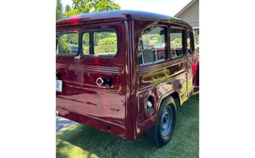 Willys-Wagoneer-1951-Burgundy-Tan-6