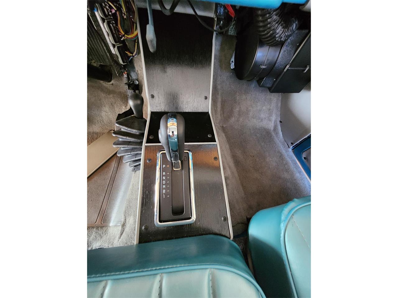 Willys-Wagoneer-1961-Two-tone-turquoise-Grayturquoise-21