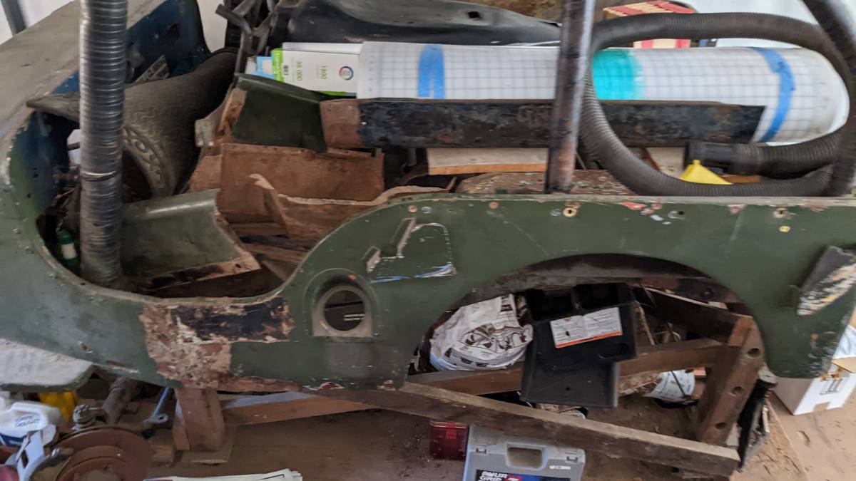 Willys-cj2a-1947-green-2