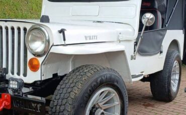 Willys-jeep-1947-white-4