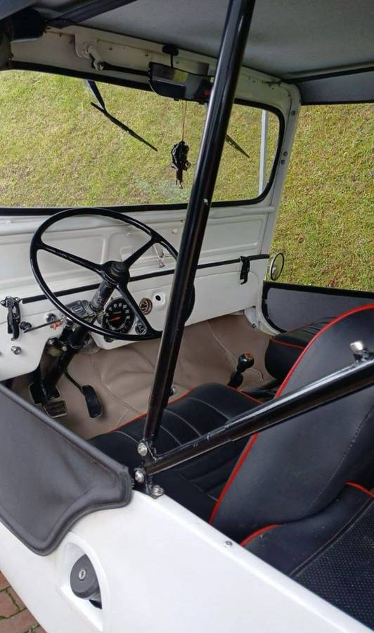 Willys-jeep-1947-white-6