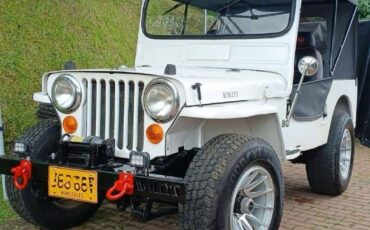 Willys-jeep-1947-white-7