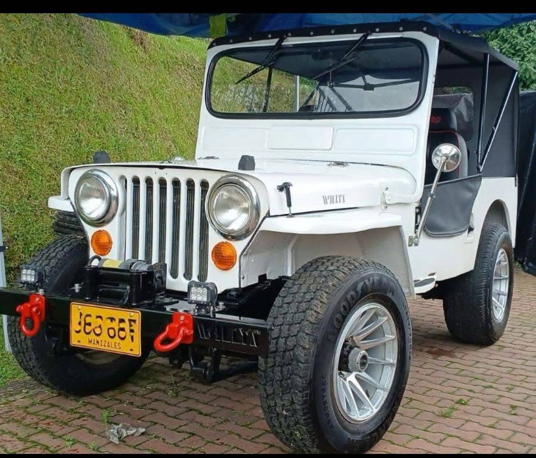 Willys-jeep-1947-white-7
