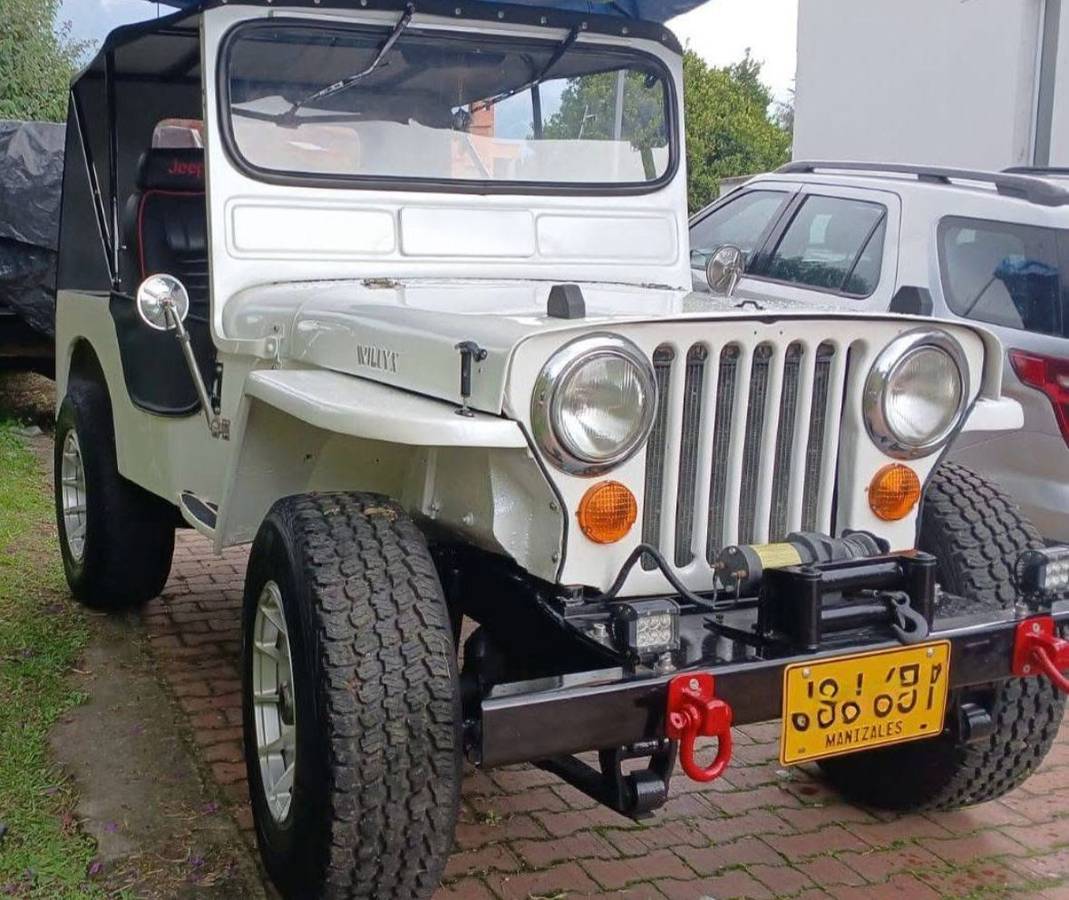 Willys-jeep-1947-white