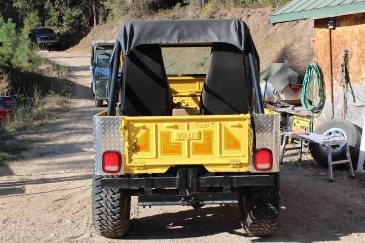 Willys-jeep-1947-yellow-1