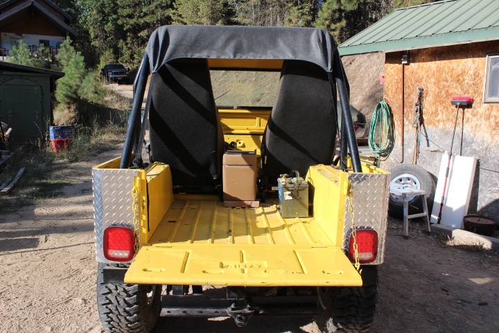 Willys-jeep-1947-yellow-13