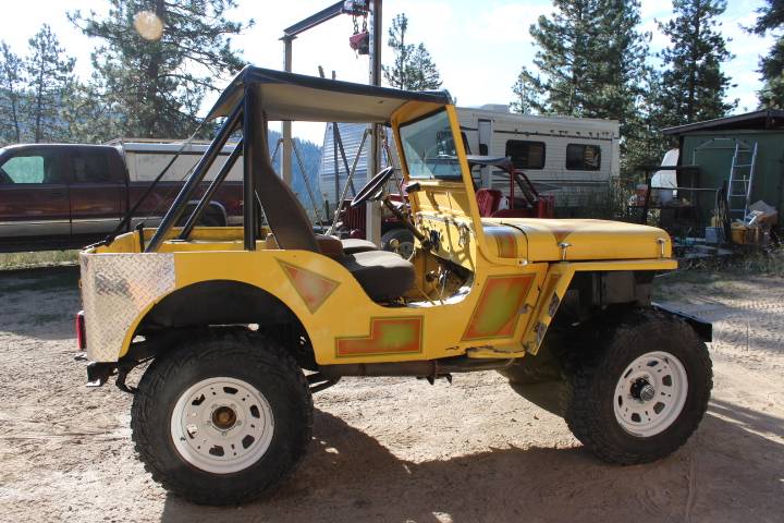 Willys-jeep-1947-yellow-3