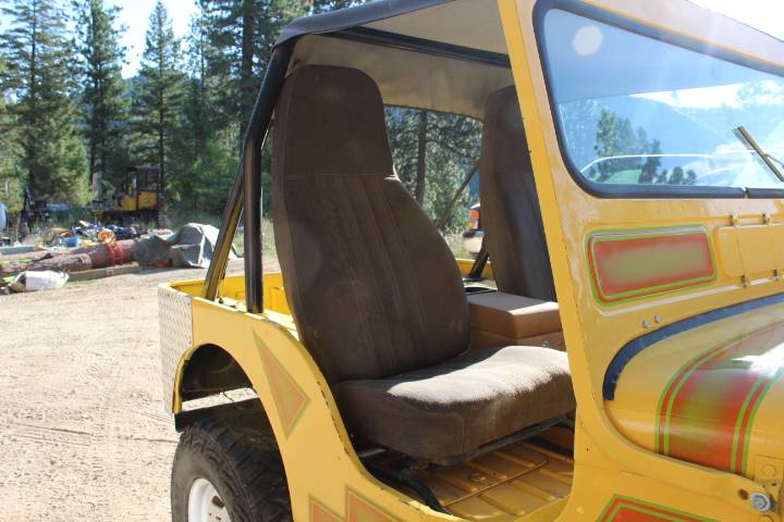 Willys-jeep-1947-yellow-4