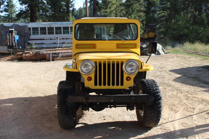 Willys-jeep-1947-yellow