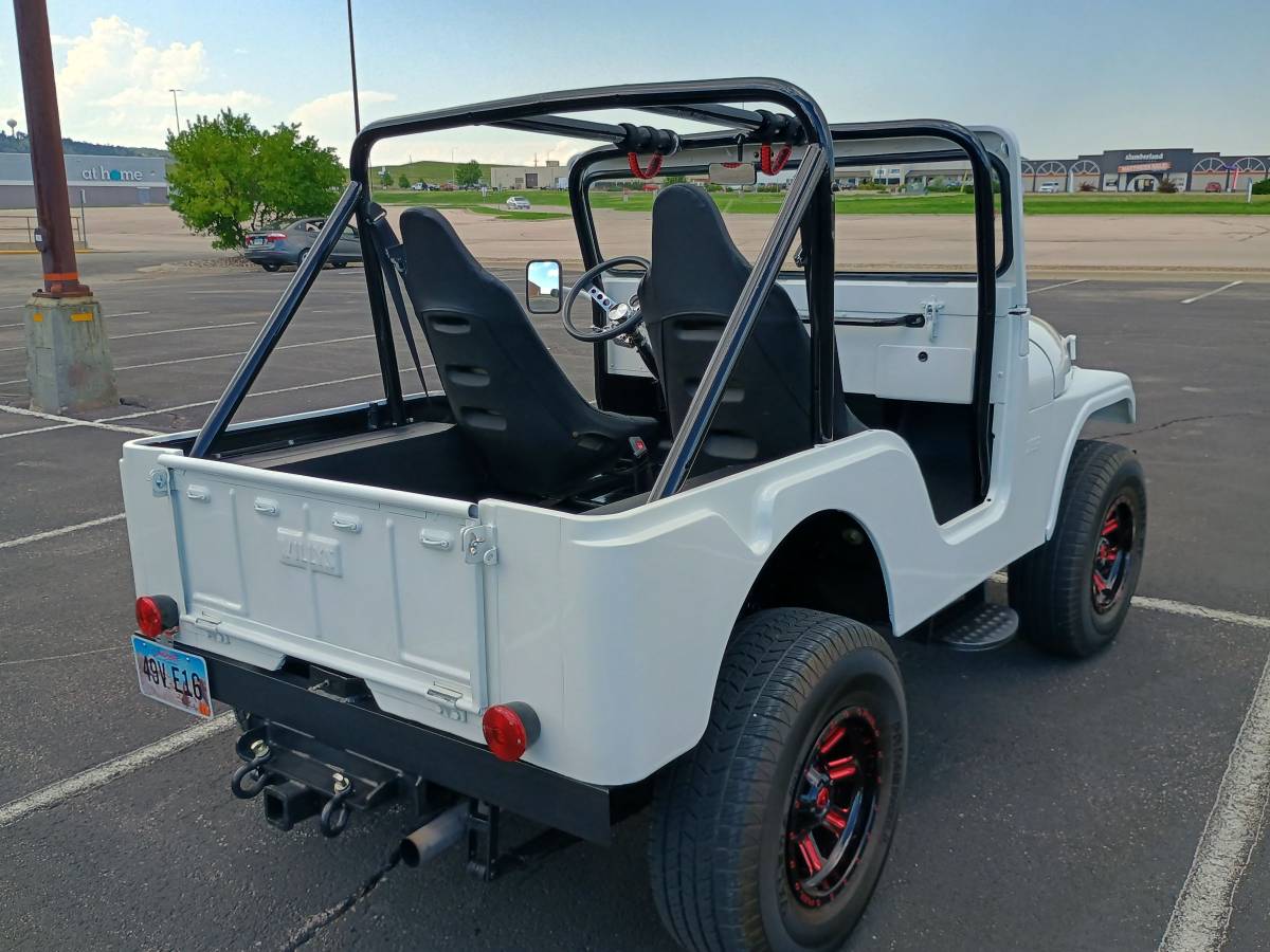 Willys-jeep-1959-white-4