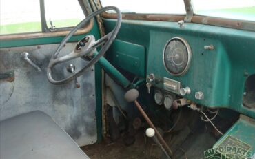 Willys-jeep-wagon-1957-green-22