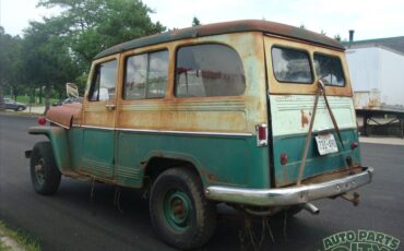 Willys-jeep-wagon-1957-green-3