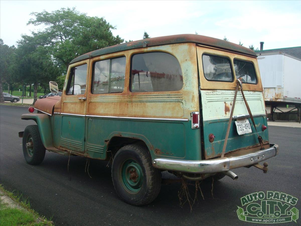 Willys-jeep-wagon-1957-green-3