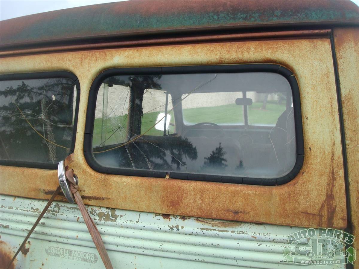 Willys-jeep-wagon-1957-green-9