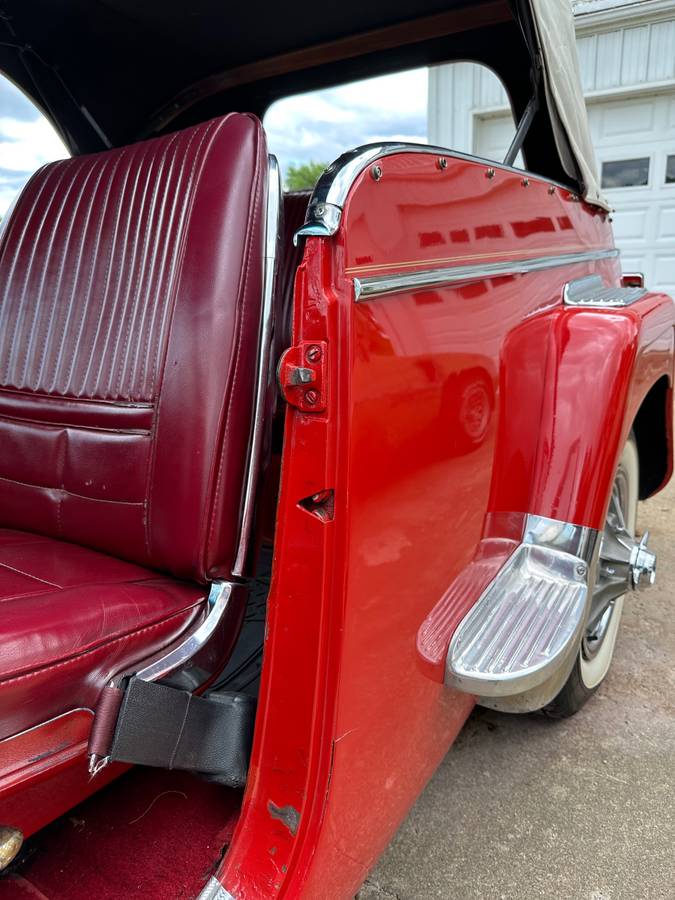 Willys-jeepster-1948-red-14