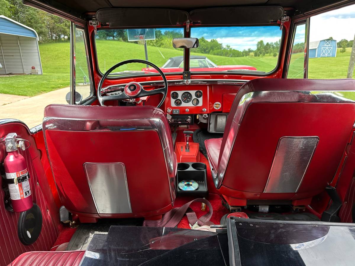Willys-jeepster-1948-red-20