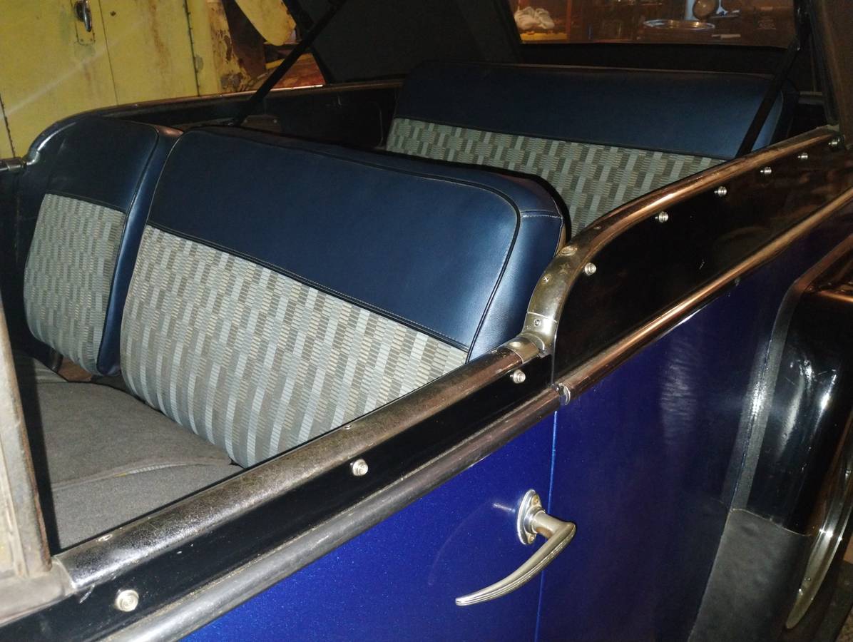 Willys-jeepster-1950-blue-8
