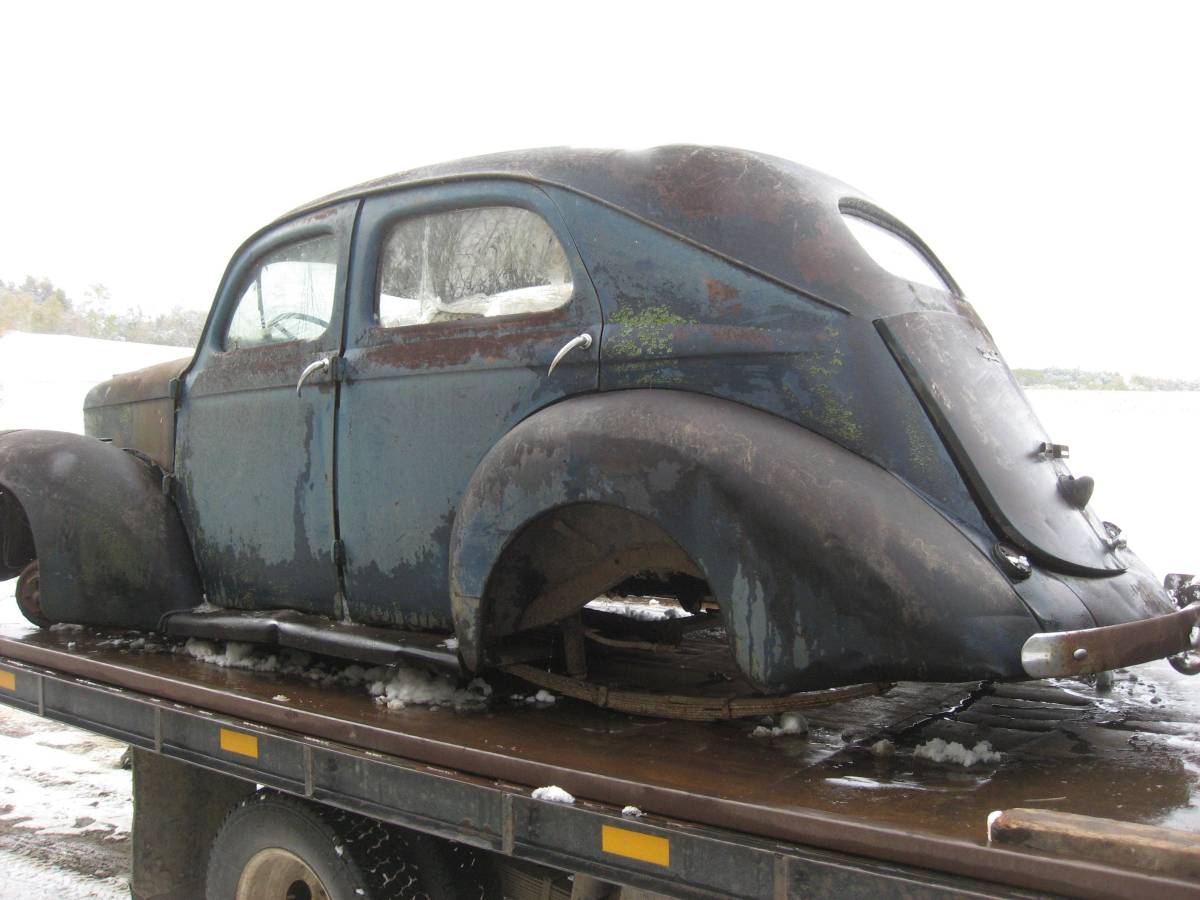 Willys-overland-1939-2