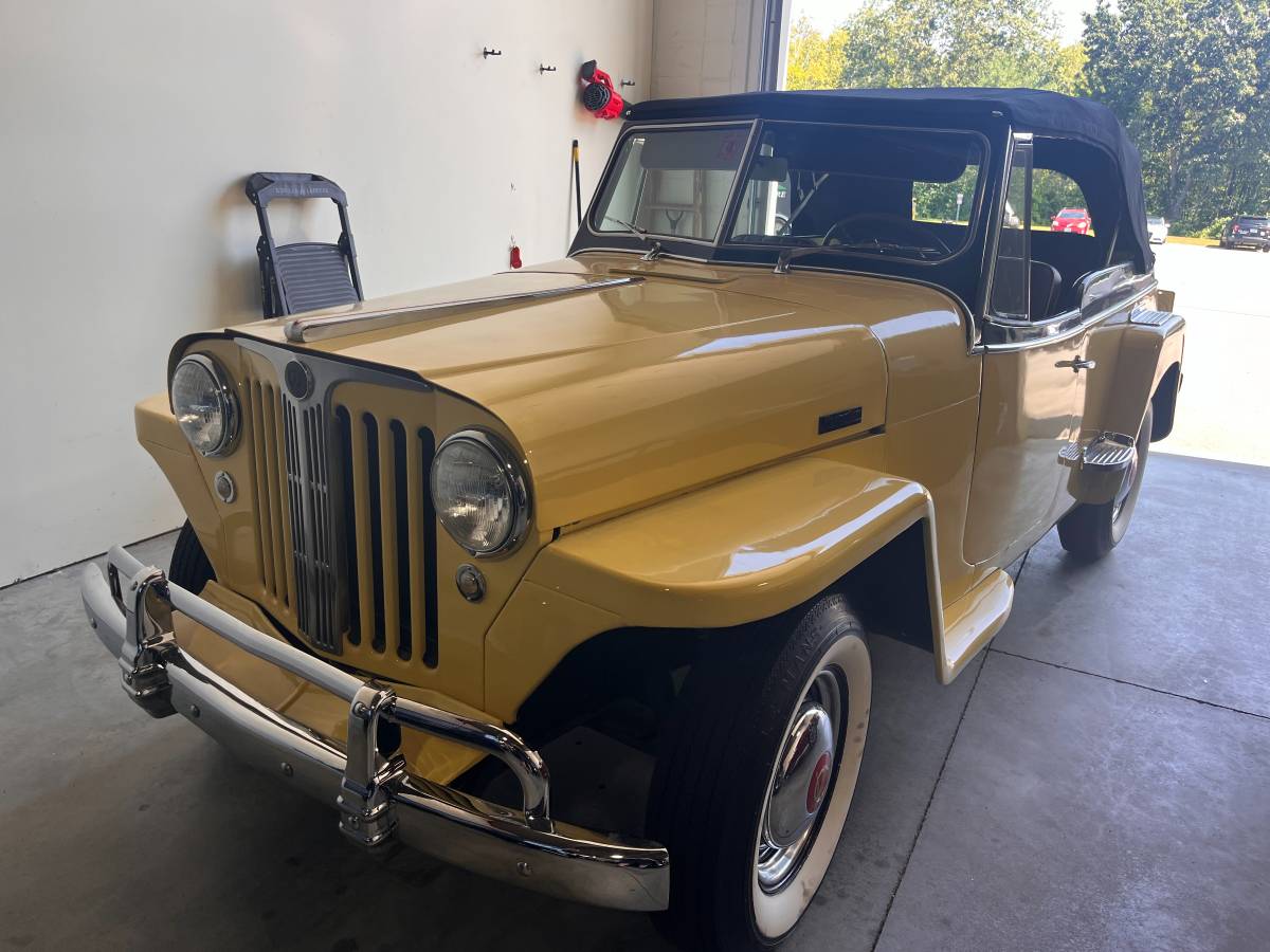 Willys-overland-jeepster-1950-yellow-1