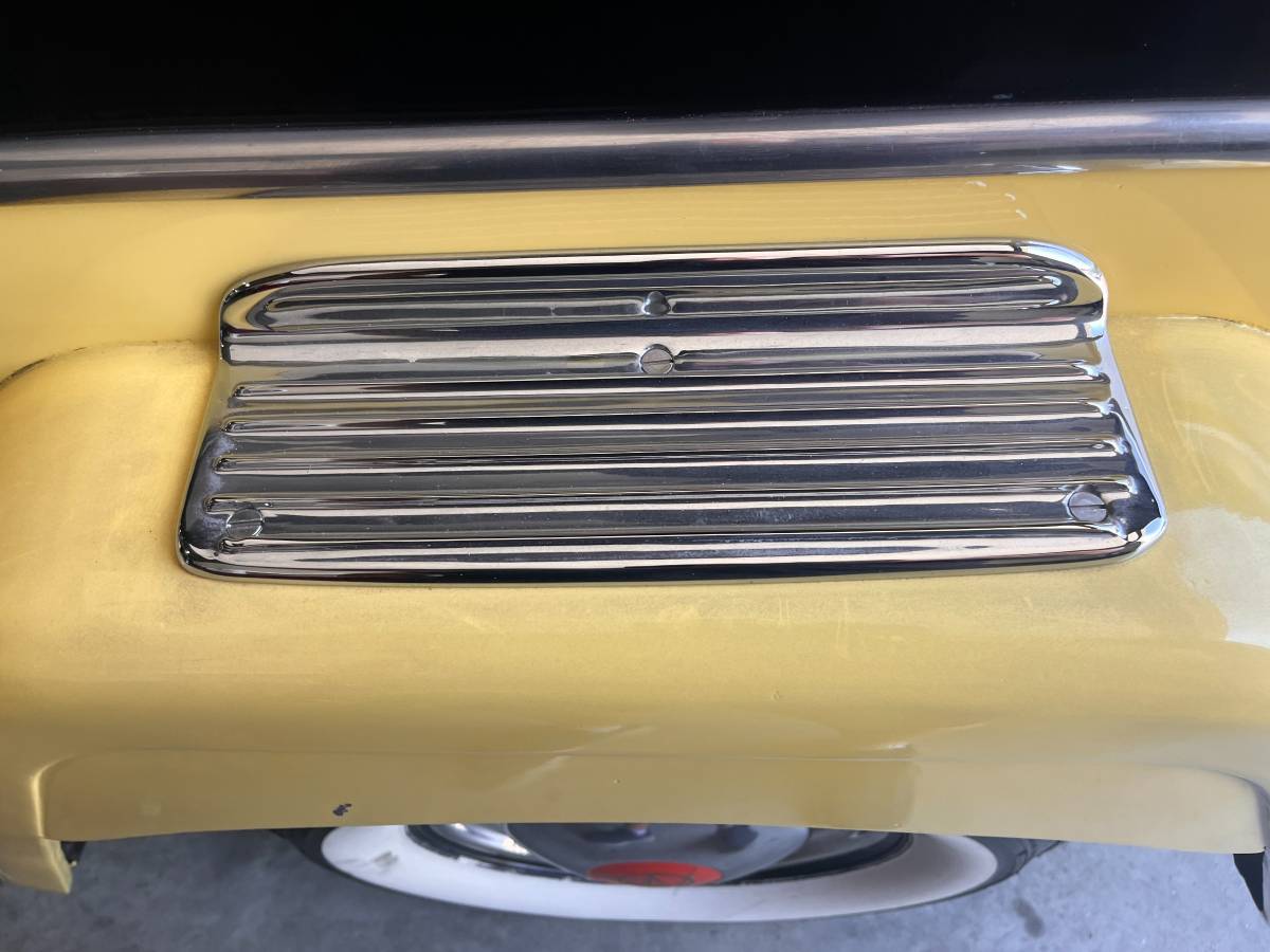 Willys-overland-jeepster-1950-yellow-16