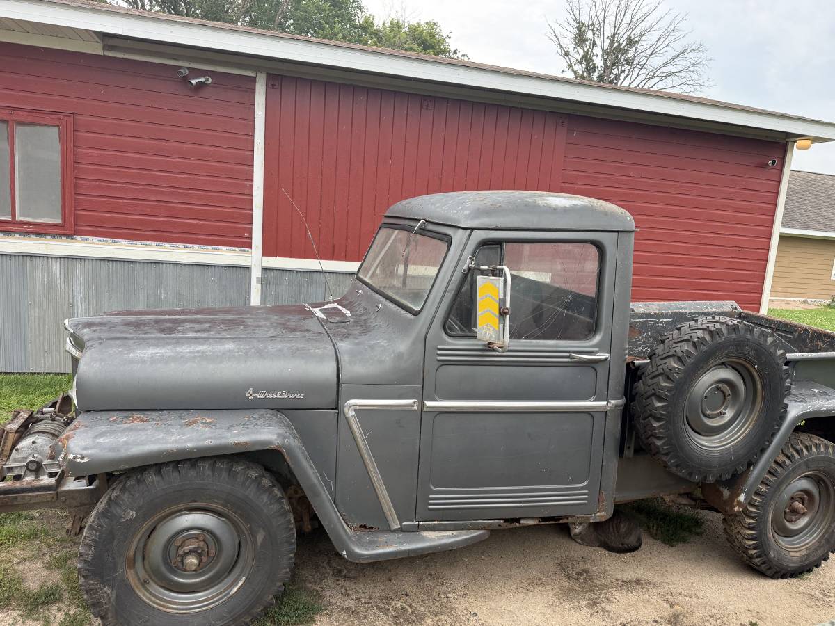 Willys-pickup-1960-grey-1