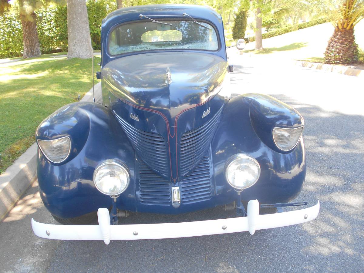 Willys-sedan-1939-blue-1
