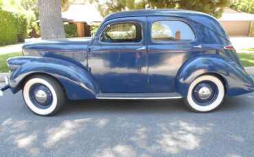 Willys-sedan-1939-blue-2