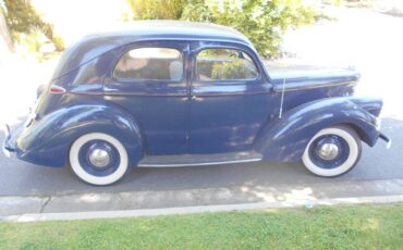 Willys-sedan-1939-blue-3