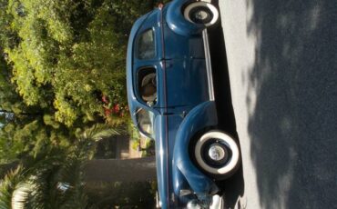 Willys-sedan-1939-blue