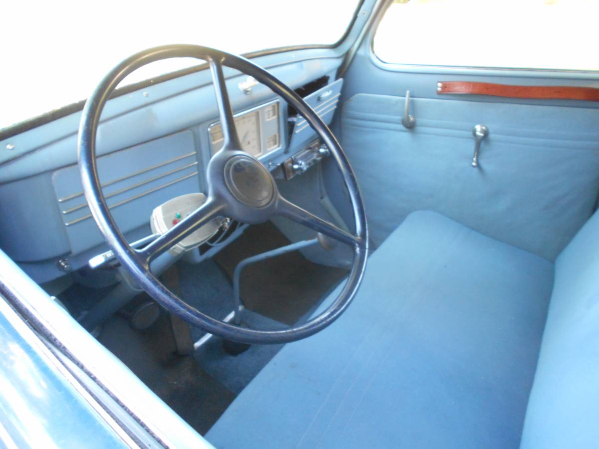 Willys-sedan-1939-blue-5
