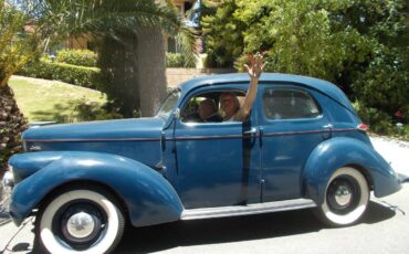 Willys-sedan-1939-blue-7