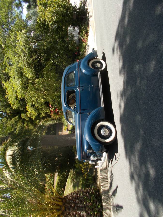 Willys-sedan-1939-blue