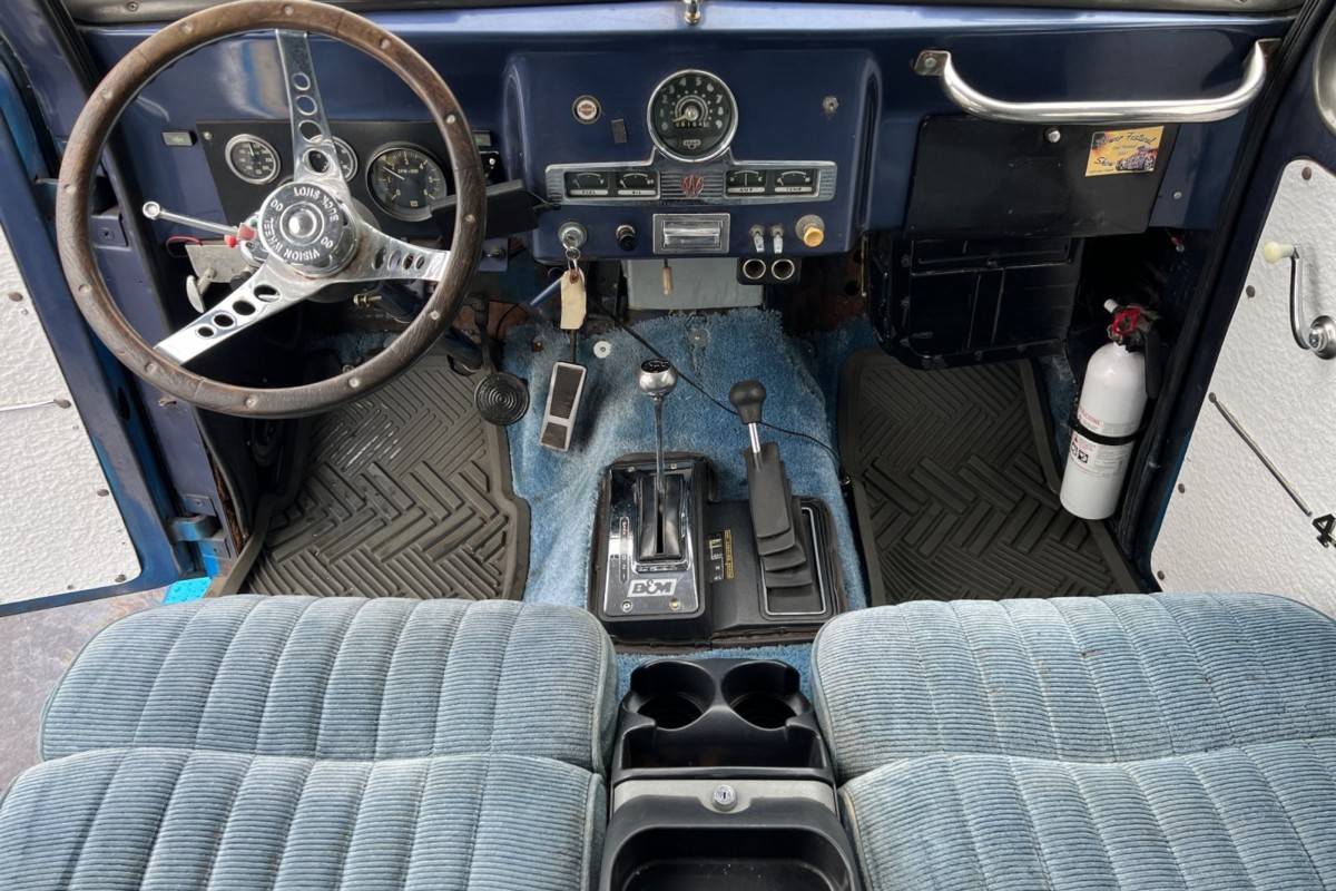 Willys-wagon-1956-blue-11