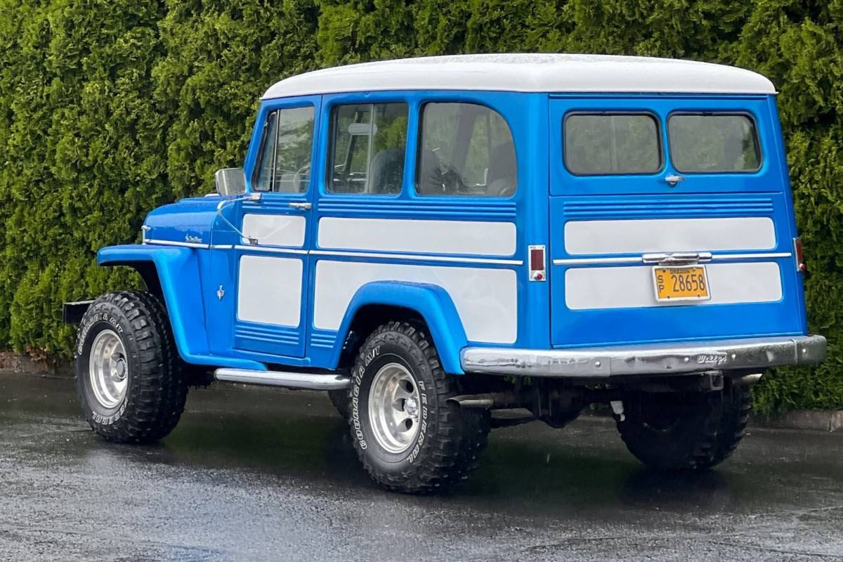 Willys-wagon-1956-blue-4