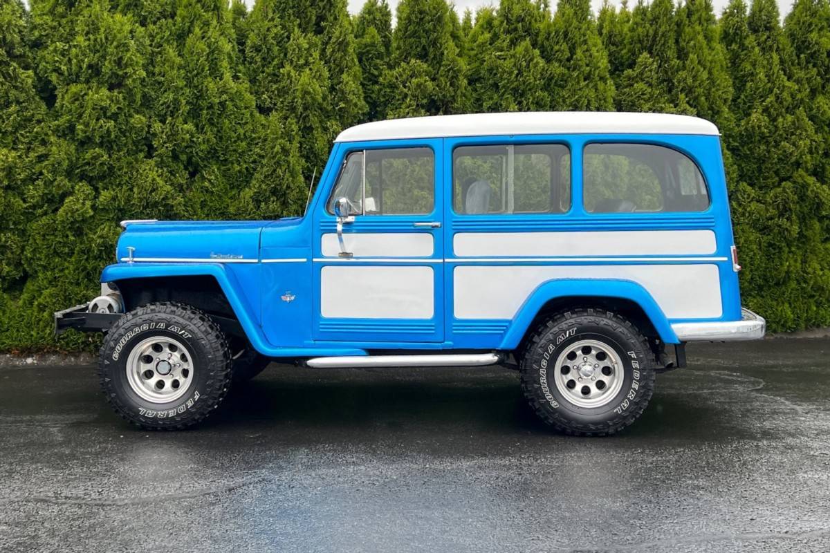 Willys-wagon-1956-blue-5