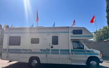 Winnebago-mini-winnie-24-rc-1995-white-1